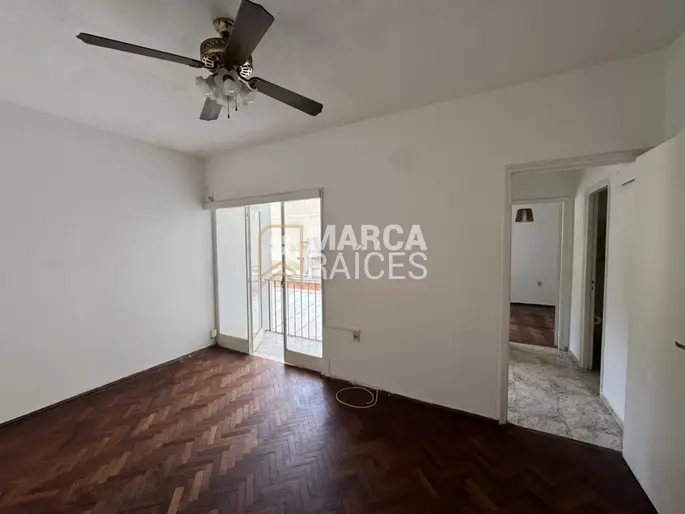 Alquiler Apartamento 1 Dormitorio Segundo Piso por Escalera Pocitos Roque graseras Montevideo