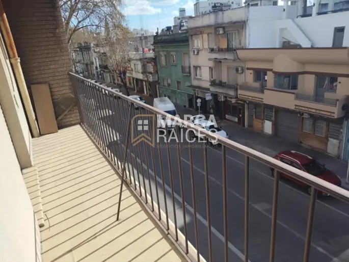Alquiler Apartamento 2 Dormitorios con gran Balcón. Centro, Montevideo