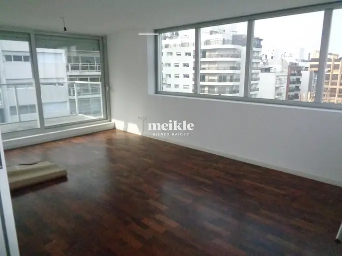 Venta apartamento de 3 dormitorios en Punta Carretas