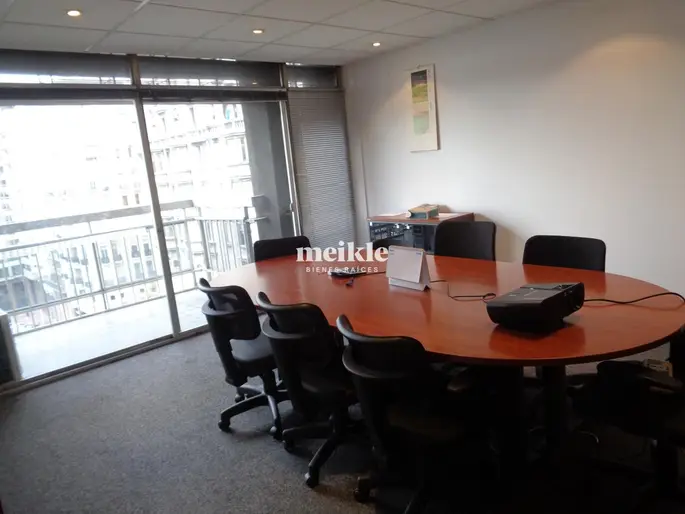 Venta oficinas en Plaza Independencia con renta