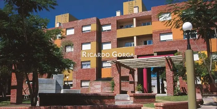 Apartamento en Venta CON RENTA de 3 dormitorios 2 baños y gge en Prado