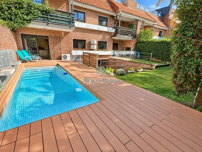 APARTAMENTO EN PLENO CARRASCO  CON BARBACOA + FONDO  + PISCINA PROPIA. 2 GJES. ALQUILADO EN US$4.000 HASTA DICIEMBRE 2026
