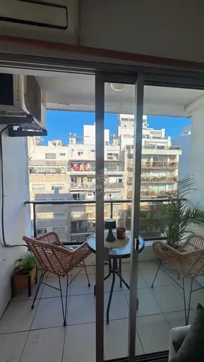 BERRO Y BARREIRO. PISO ALTO. BALCON. COCINA DEFINIDA, GC$6.000. RENTA $27.500 HASTA DIC 2026.