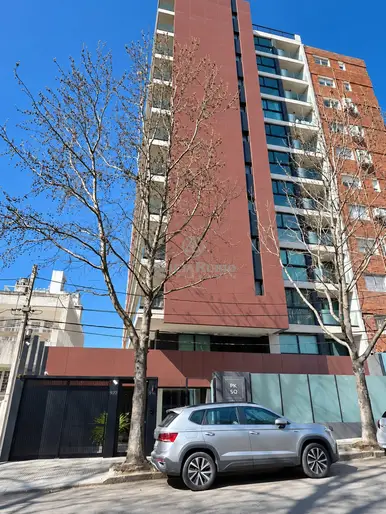 FRANZINI Y SARMIENTO.  NUEVO DEL 2025. EDIFICIO "PARK  SQUARE ". BALCON. 2 DORM 2 BAÑOS(SUITE). GARAJE FIJO. GC$9.000. AMENITIES!