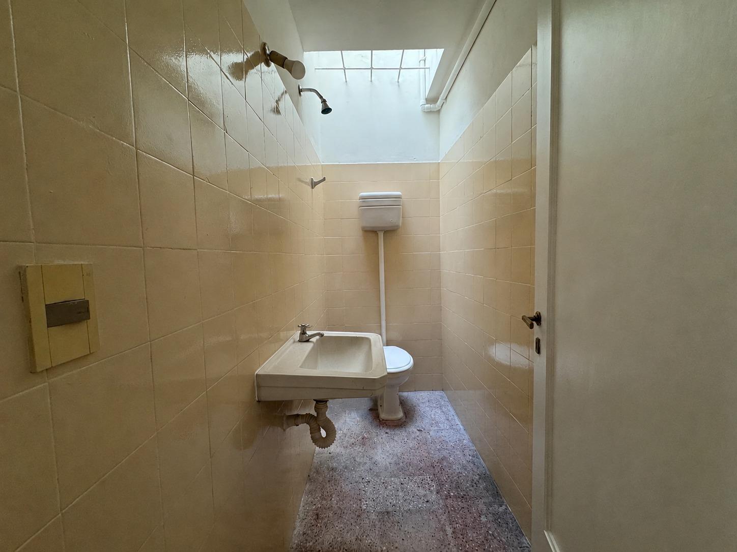 Local en Tres Cruces, propiedad 274776 -Imagen 3