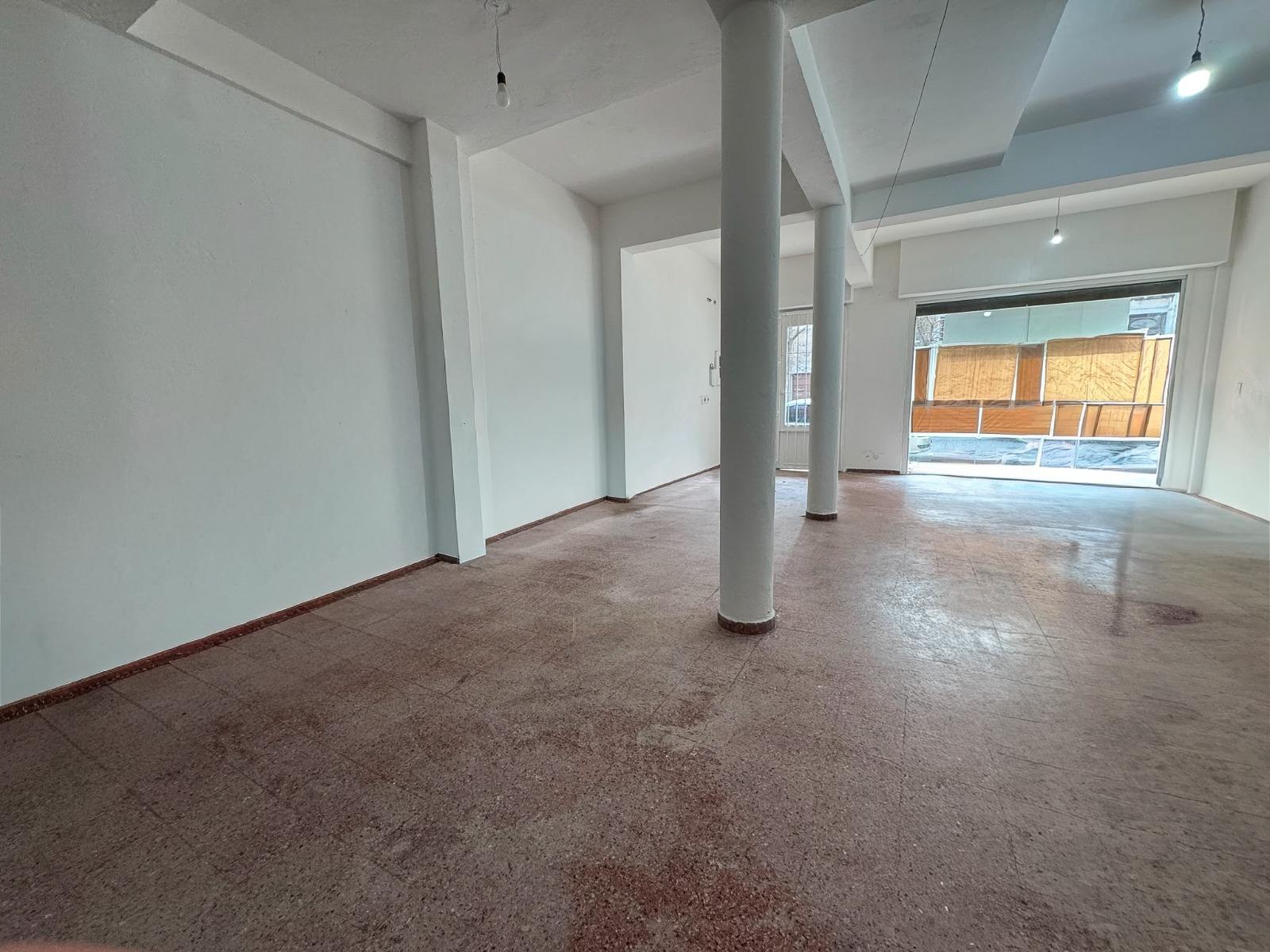 Local en Tres Cruces, propiedad 274776 -Imagen 5