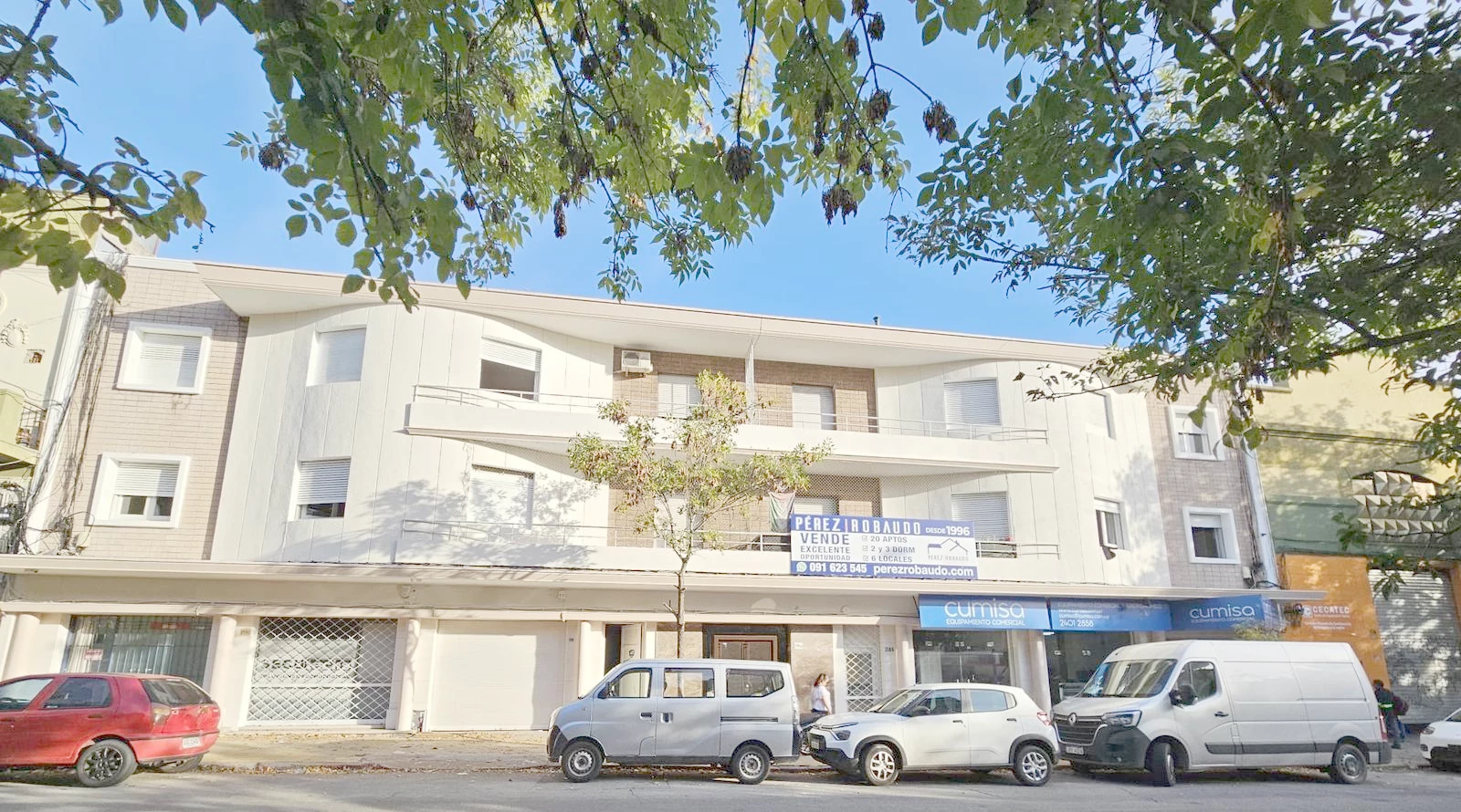 Local en Tres Cruces, propiedad 274776 -Imagen 2