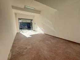 Local en Tres Cruces, propiedad 275241 -Imagen 1