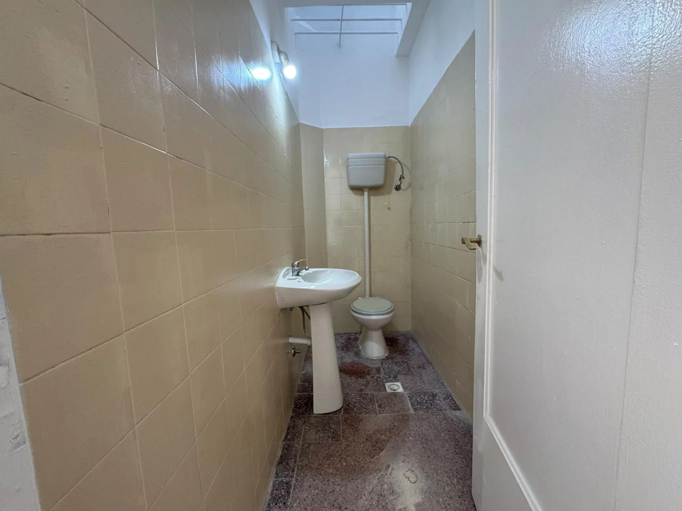 Local en Tres Cruces, propiedad 275241 -Imagen 6