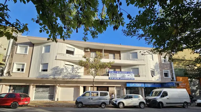 Venta local comercial ubicado al frente - Con renta 8.4% ( Tres Cruces)