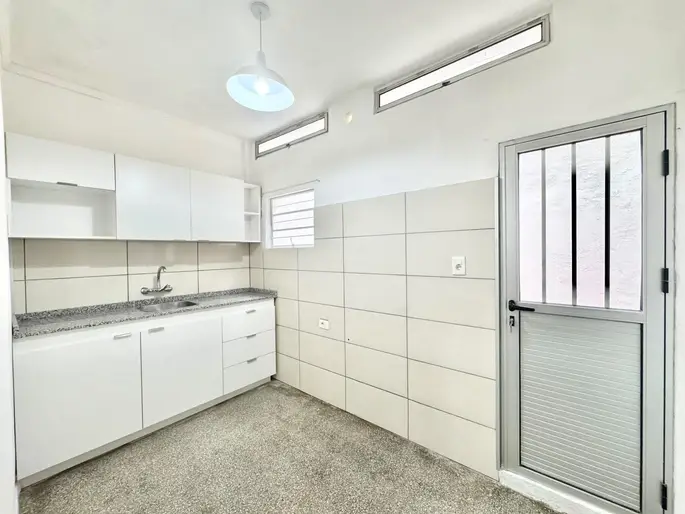 Venta de Apartamento Planta Baja ( 2 Dormitorios y Patio ) -  Ciudad Vieja