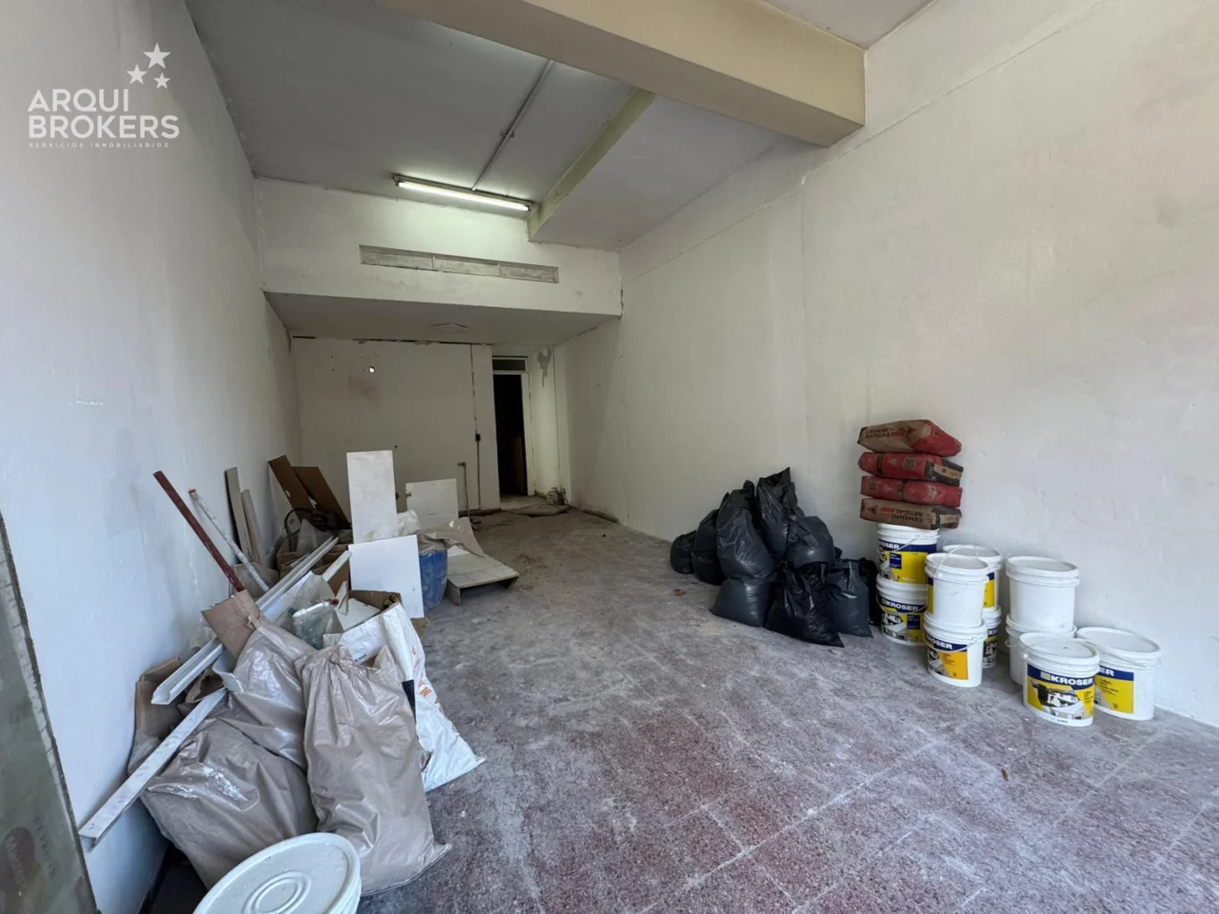 Local en Tres Cruces, propiedad 273258 -Imagen 5