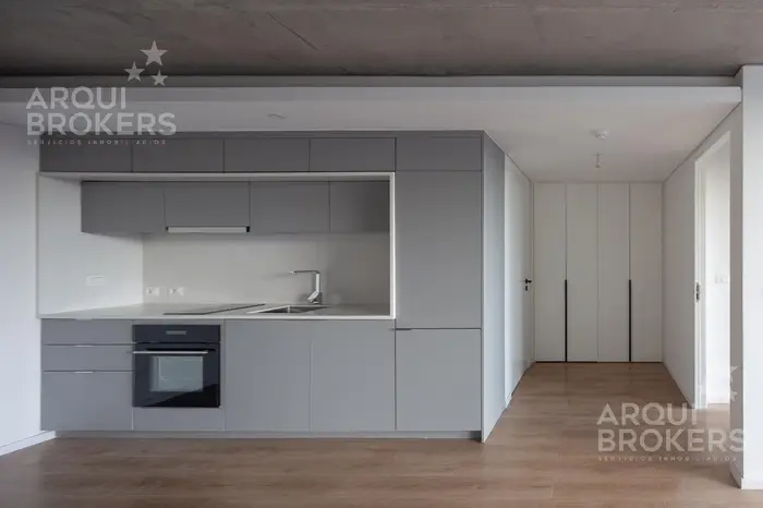 Apartamento de tres dormitorios en venta con renta en Centro - 202