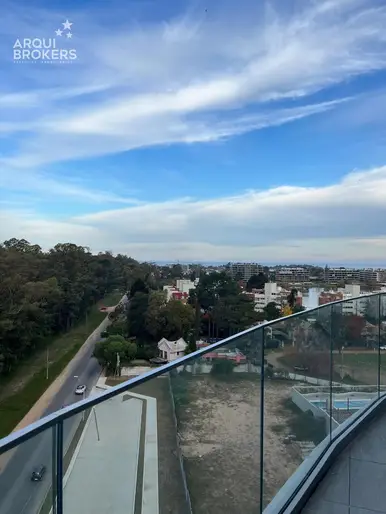 Apartamento de dos dormitorios en venta en Parque Roosevelt - 1403