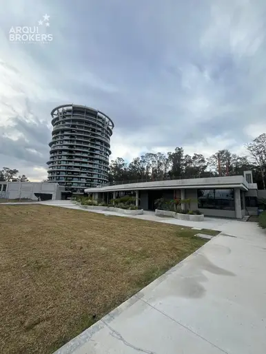 Apartamento de dos dormitorios en venta en Parque Roosevelt - 501