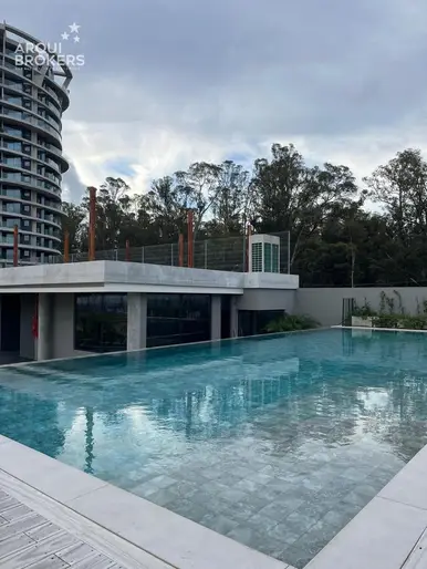 Apartamento de tres dormitorios en venta en Parque Roosevelt - 402