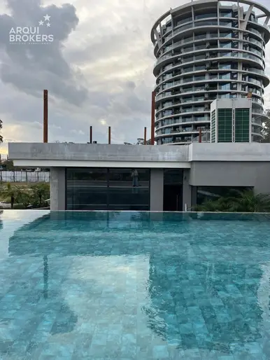 Apartamento de tres dormitorios en venta en Parque Roosvelt - 1405