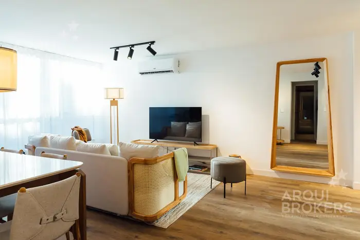 Apartamento  de dos dormitorios en venta en Pocitos - 201