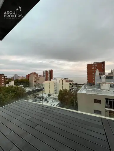Venta apartamento penthouse dos dormitorios en Barrio Sur - 1001