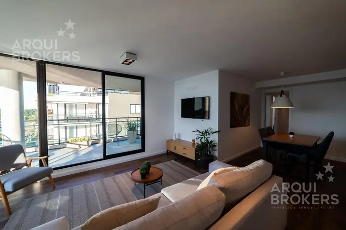 Apartamento de tres dormitorios en venta en Parque Carrasco - 101