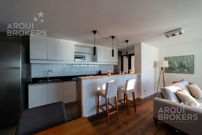 Apartamento de tres dormitorios en venta en Parque Carrasco - 401