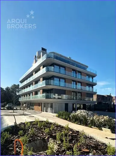 Apartamento de tres dormitorios en venta en Barra de Carrasco - 701B
