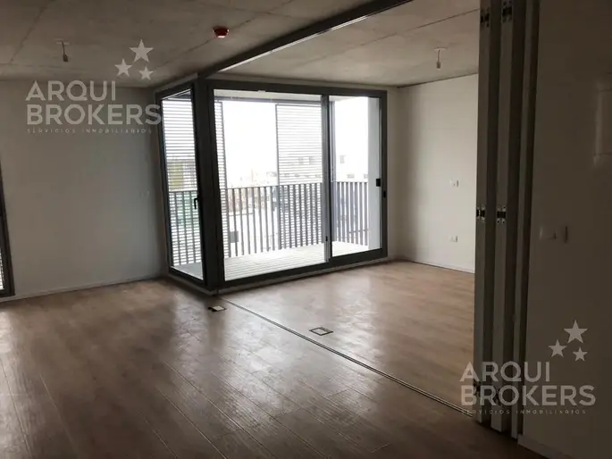 Apartamento penthouse 2 dormitorios en venta con renta en Centro - 1008