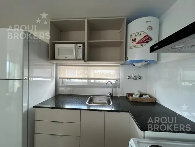 Apartamento de 2 dormitorios en venta en  Tres Cruces