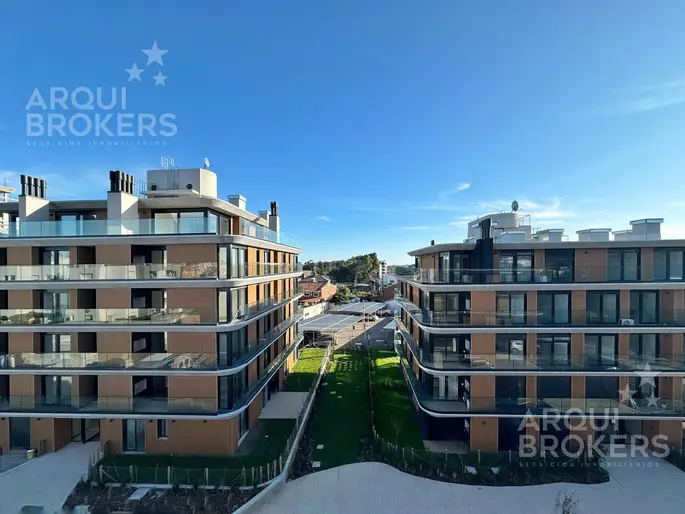 Apartamento de tres dormitorios en venta en Barra de Carrasco - 005