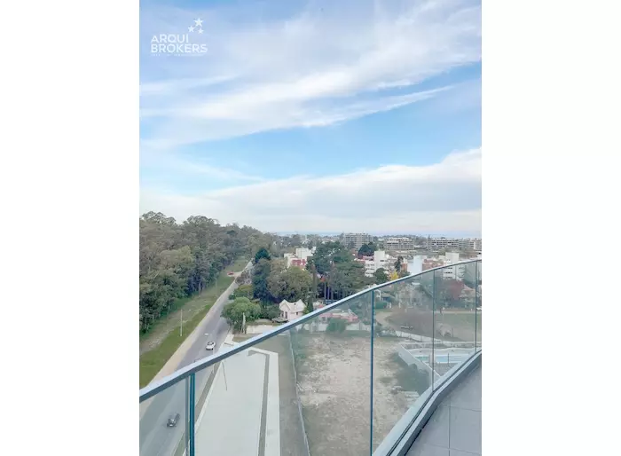 Apartamento Penthouse tres dormitorios venta en Pque. Roosvelt - 1502