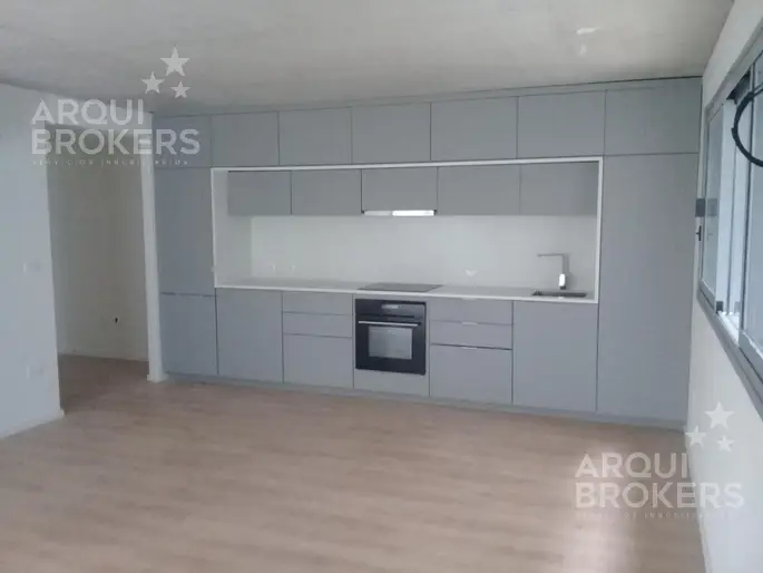 Apartamento de 2 dormitorios en venta en Centro