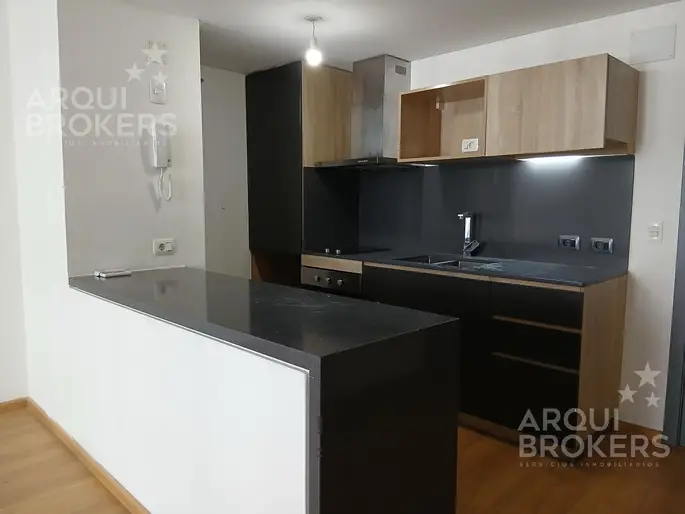 Apartamento de 1 dormitorio en alquiler con garaje opcional en Centro- 204
