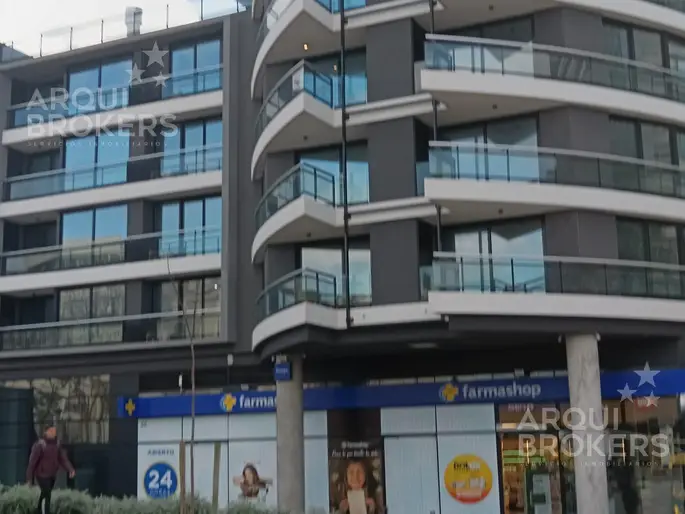 Apartamento de 3 dormitorios en venta en Buceo 2604