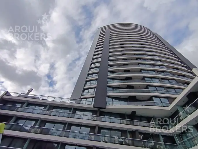 Apartamento de 3 dormitorios en venta en Buceo 2604