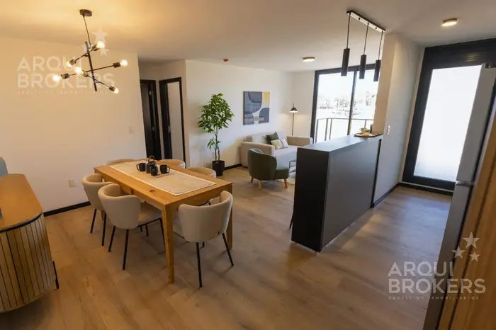 Apartamento penthouse de tres dormitorios en venta en Barra de Carrasco - 702
