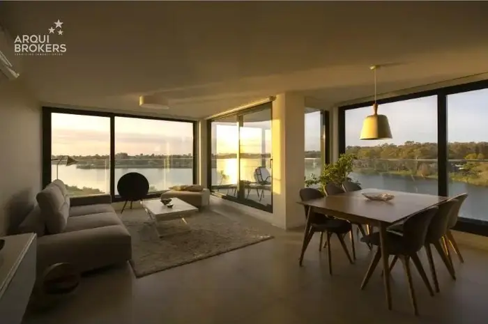 Apartamento de tres dormitorios en venta en Parque Carrasco - 14