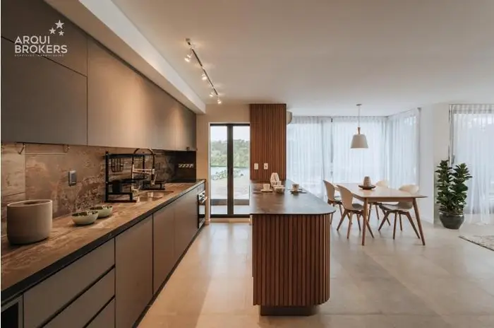 Apartamento de tres dormitorios en venta en Parque Carrasco - 10