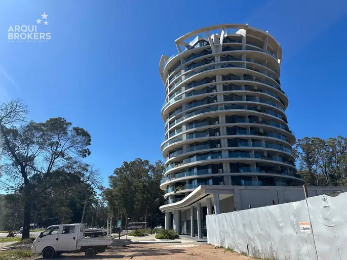 Apartamento de dos dormitorios en venta en Parque Roosevelt - 504
