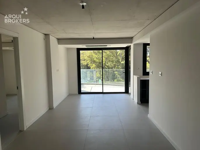 Apartamento de tres dormitorios en alquiler en Parque Roosevelt - 406