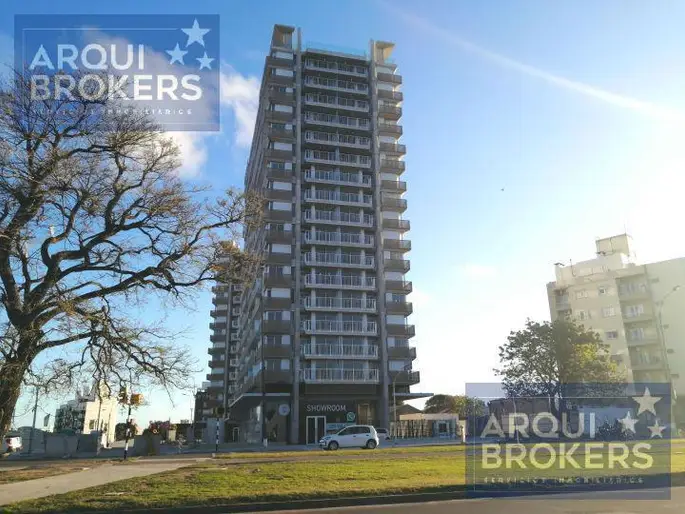 Apartamento de 3 dormitorios en alquiler en Malvín