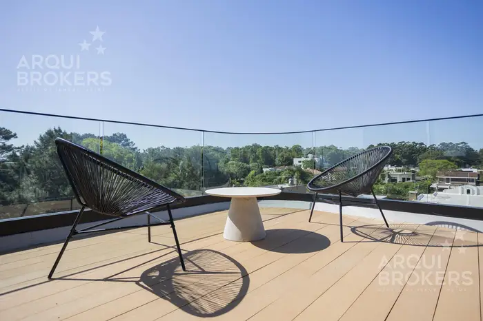 Apartamento de tres dormitorios en venta en Barra de Carrasco - 204B