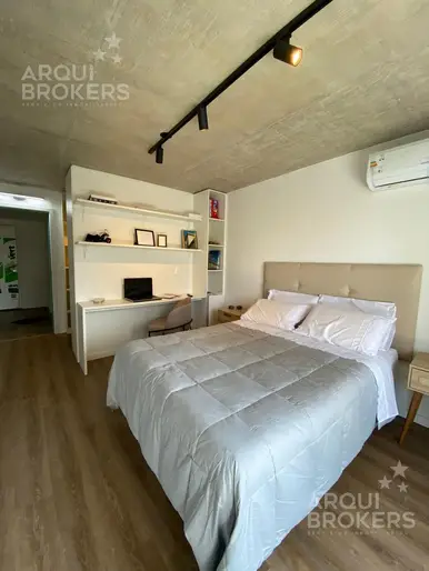 Apartamento  de dos dormitorios en venta en Pocitos - 1001