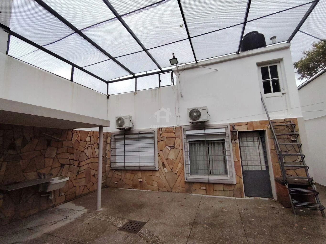 Terreno en Tres Cruces, propiedad 260956 -Imagen 3