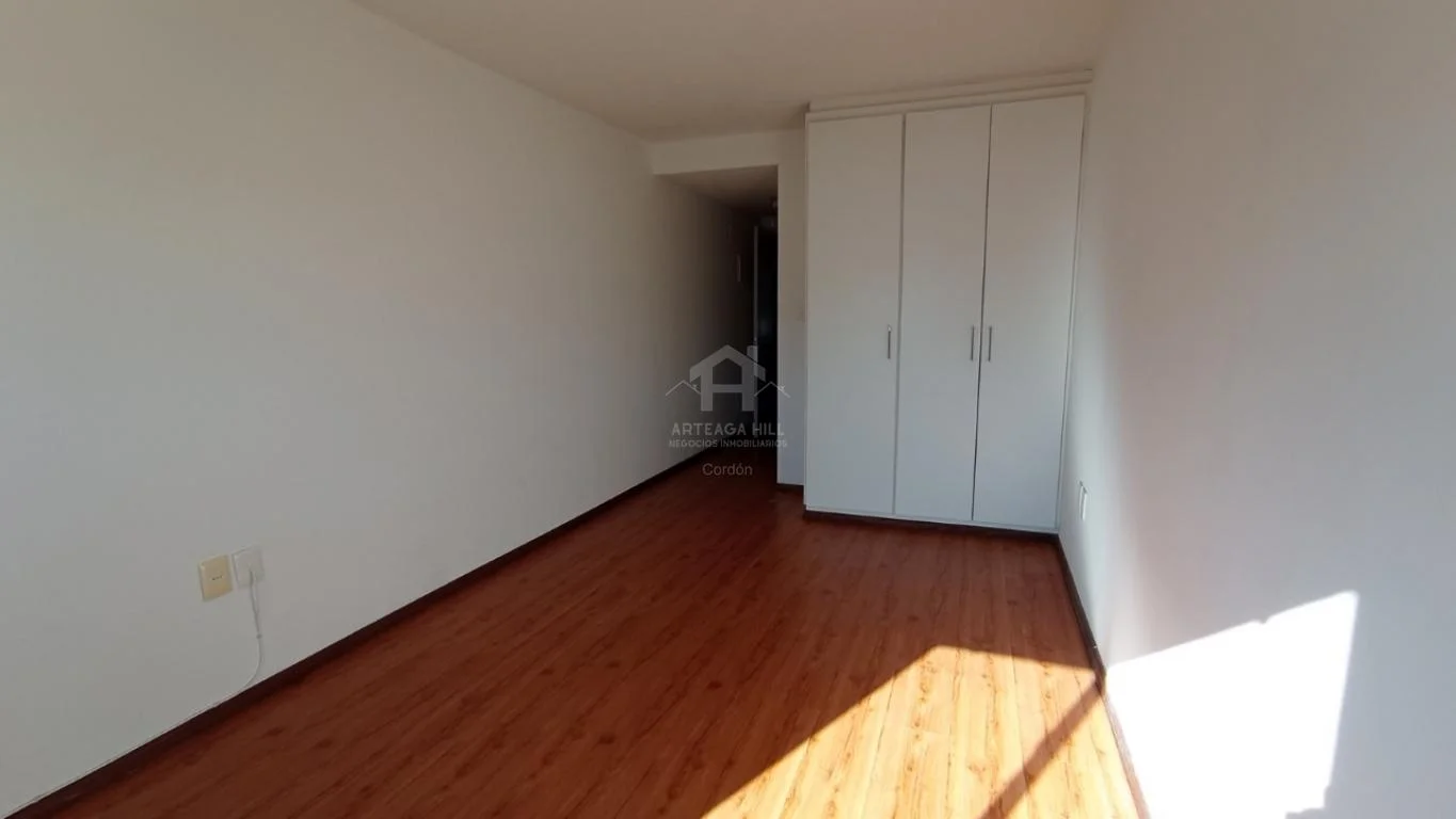 Apartamento en Cordón Sur, propiedad 302145 -Imagen 2