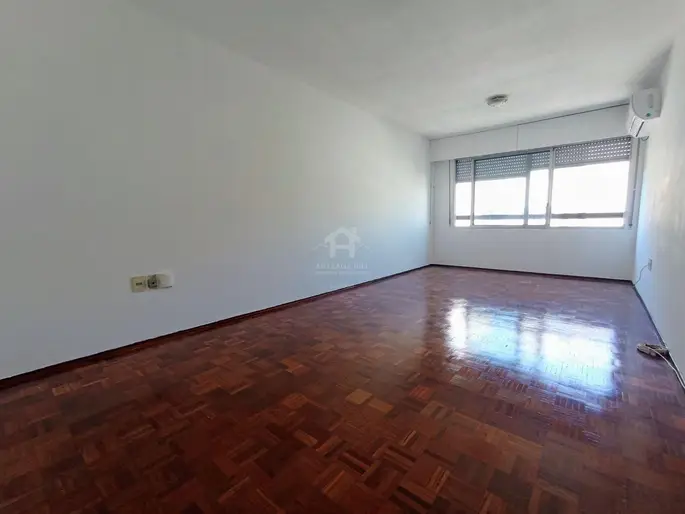 HERMOSO APARTAMENTO 2 DORM C/GARAJE !!!!!
