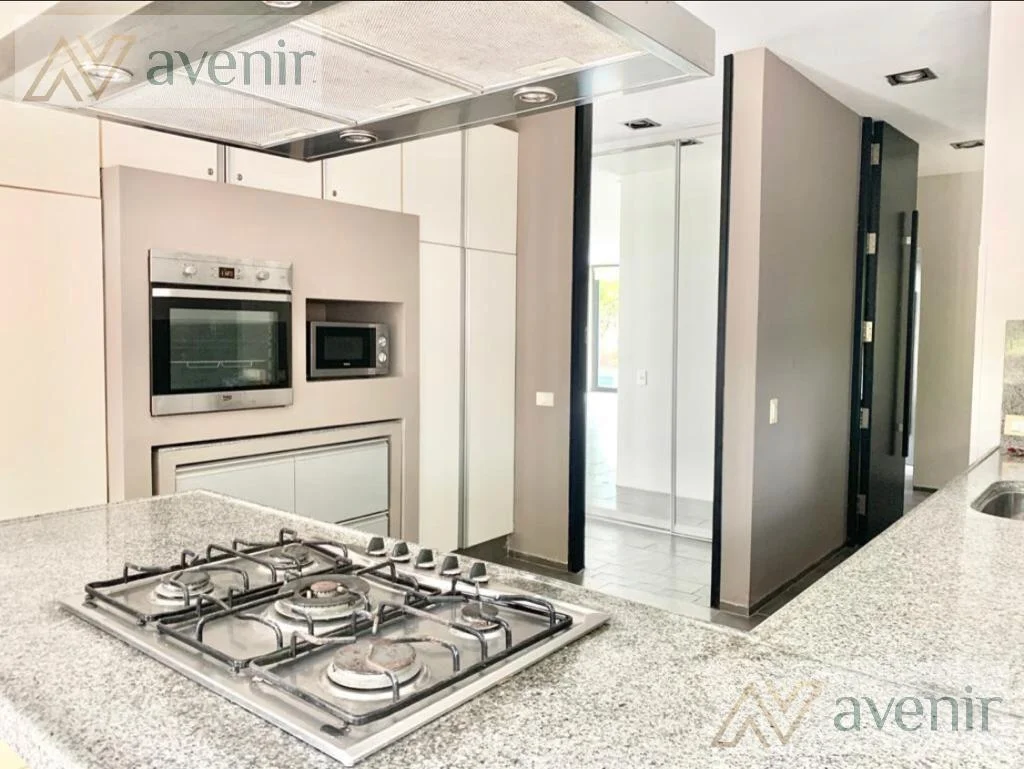 Casa en Lomas de la Tahona, propiedad 303598 -Imagen 1