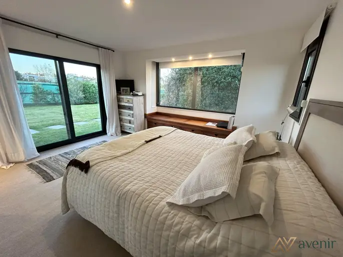 VENTA CASA  EN LA TAHONA DE 3 DORMITORIOS