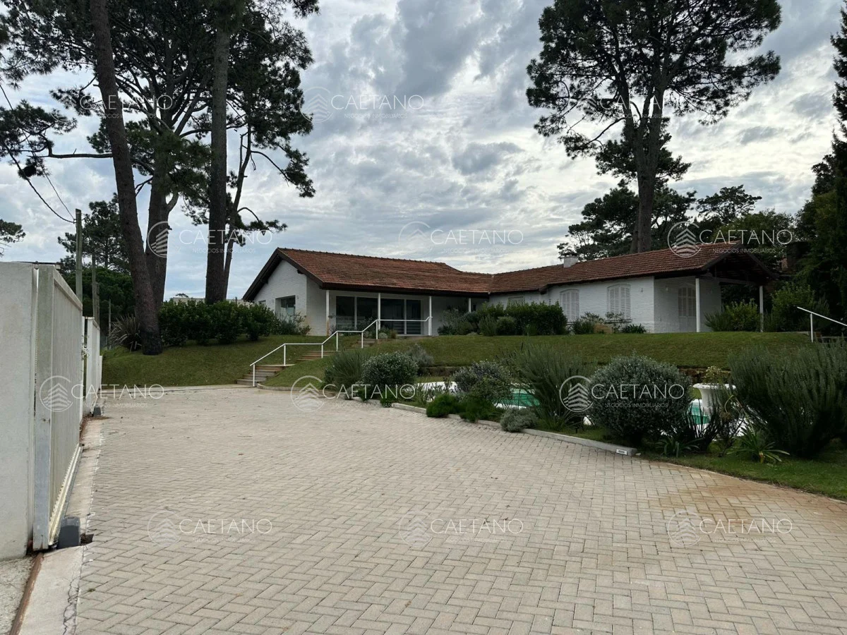 Casa en Barrio Cantegril, propiedad 213968 -Imagen 1