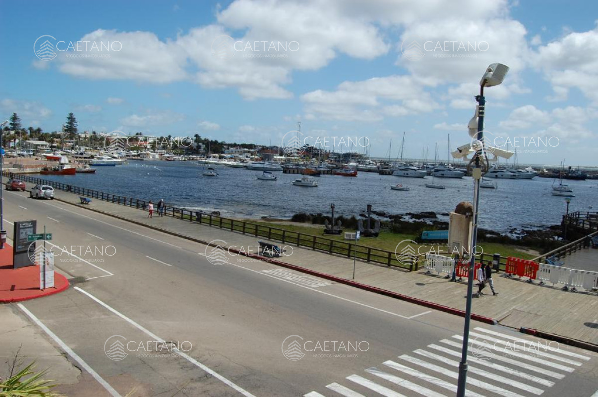 Apartamento en Puerto, propiedad 214827 -Imagen 2