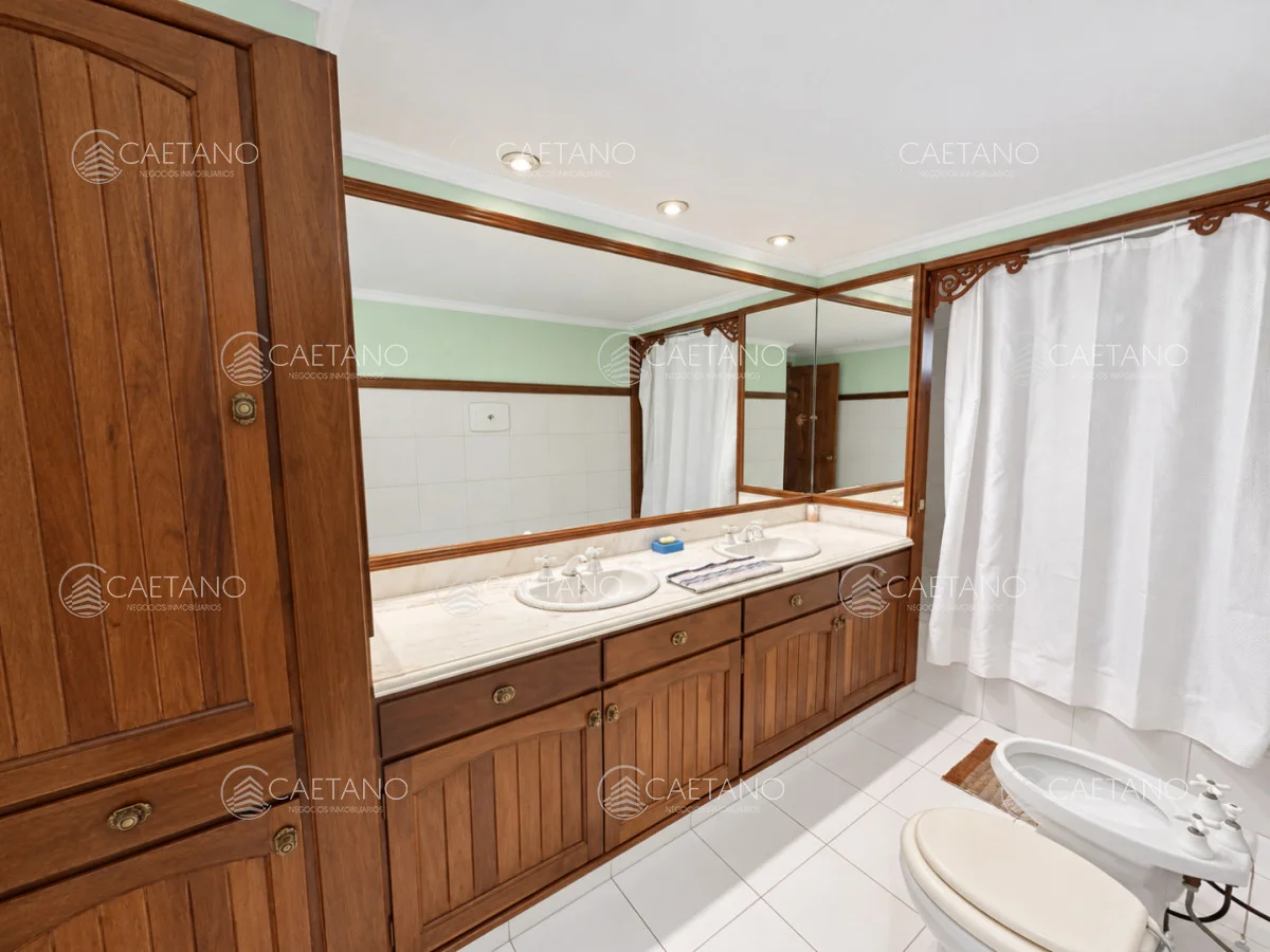 Casa en Berverly Hills, propiedad 215107 -Imagen 21